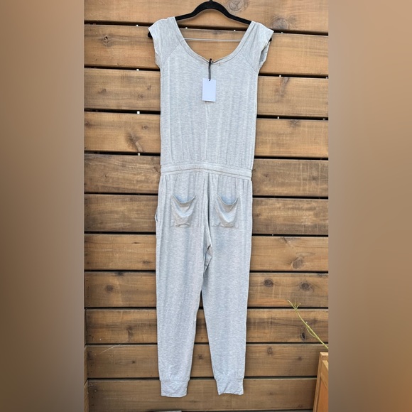 NWT Olivaceous cap sleeve Jogger jumpsuit, gray, Sz XS/Small - Picture 2 of 8